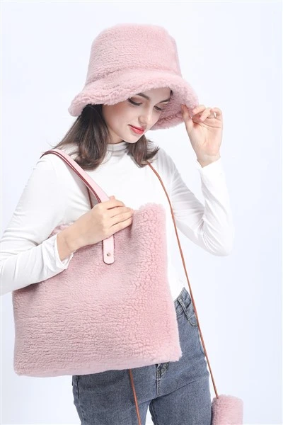 Bulu Topi Baldi